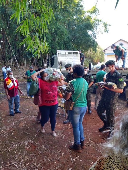 Foto 13 de 14 — AGORA: Distribuição de alimentos começa na Ceagesp para reduzir filas